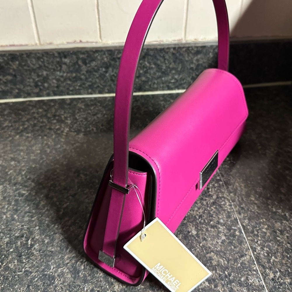 Michael Kors Ludlow. - Picture 3 of 5